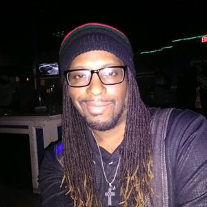 Meet your Posher, Derrick